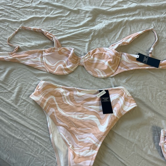 Abercrombie Bikini Top and Bottom - Picture 3 of 5